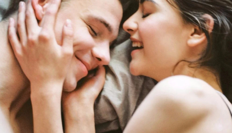 show commitment in a relationship,make partner feel secure,commitment in relationships tips,ways to show love and loyalty,deepen relationship bond,relationship security tips,show dedication in love,relationship commitment advice,long-term relationship stability,making your partner feel valued