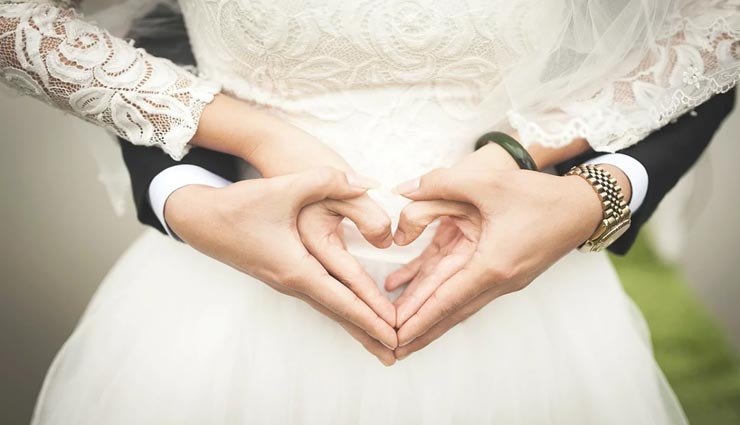 अपनी ही बेटी के पति से की माँ ने शादी, दिया बच्चे को जन्म weird news,weird incident,mother stole daughters husband,baby with daughter in law