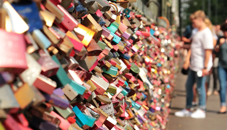 5 Well Known Love Lock Destinations To Visit Around the World