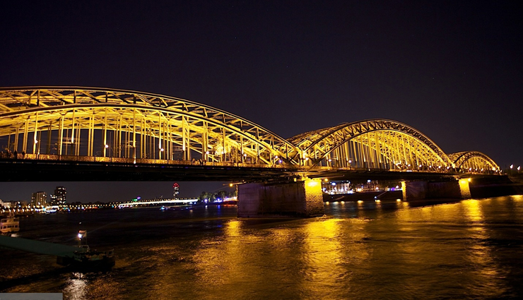 love lock destinations to visit around the world,love lock destinations,pont des arts bridge,paris,hohenzollern bridge,germany,mt huangshan,china,most ljubavi,serbia,brooklyn bridge,new york