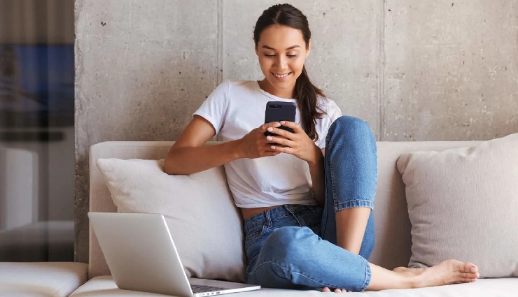 clingy girlfriend signs,clingy behavior in relationships,emotional dependency,relationship boundaries,respecting space in love,how to stop being clingy,signs youre too needy,needy girlfriend traits,emotional independence,healthy relationships tips