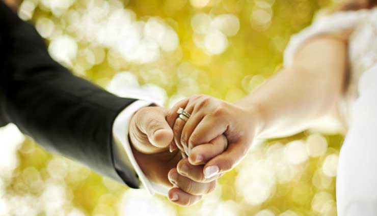 लव मैरिज से पहले ये बातें परेशान करती है एक लड़की को, जानें और समझने की कोशिश करें 