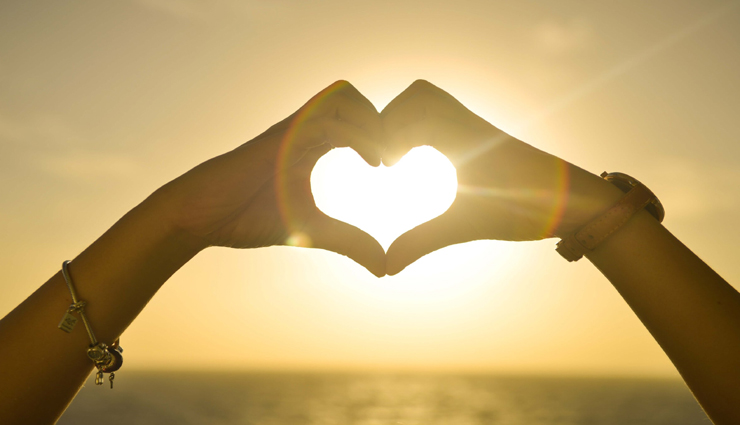 करना चाहते हैं लव मैरिज लेकिन घर वाले नहीं हैं तैयार, इन तरीकों से करें उन्हें राजी 