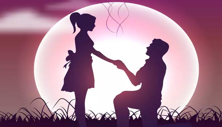 पाकिस्तान : खुलेआम प्यार का इजहार करना पड़ा भारी, विडियो वायरल होने के बाद कॉलेज ने किया निष्कासित