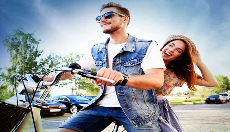 बेस्टफ्रेंड से प्यार करना बनता है घाटे का सौदा, जानें इसके पीछे की 4 बड़ी वजहें