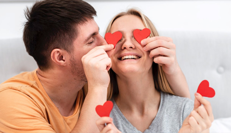 differences between friendship love and romantic love,friendship love,romantic love,mates and me,relationship tips
