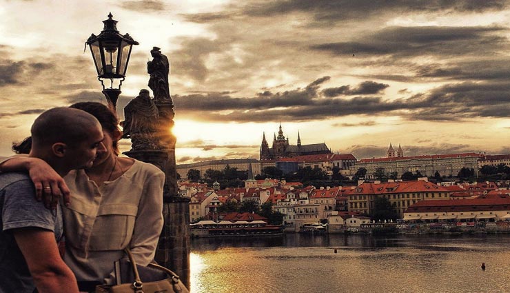 आशिक़ी के लिए परफ़ेक्ट हैं दुनिया के ये 5 रोमांटिक शहर, कराते हैं प्यार का अनूठा अहसास