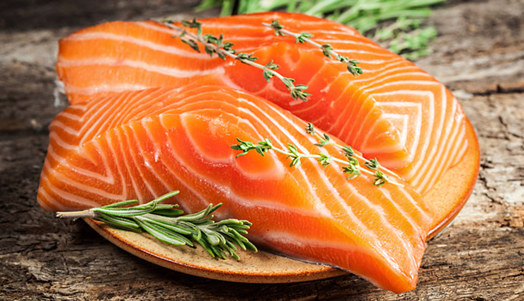 low cholesterol,healthy diet,foods to lower cholesterol,soluble fiber,healthy fats,fruits,vegetables,legumes,whole grains,lean proteins,skim milk,greek yogurt,tofu,Olive Oil,flaxseed oil,quinoa,brown rice,oatmeal,green tea,berries,dark chocolate,Health tips,healthy living