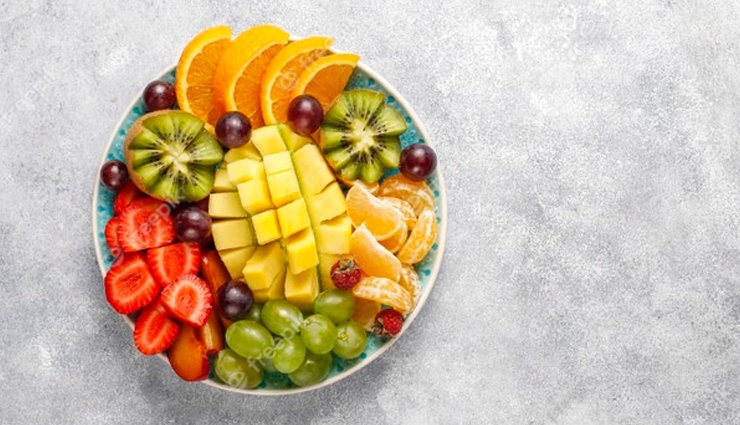 low cholesterol,healthy diet,foods to lower cholesterol,soluble fiber,healthy fats,fruits,vegetables,legumes,whole grains,lean proteins,skim milk,greek yogurt,tofu,Olive Oil,flaxseed oil,quinoa,brown rice,oatmeal,green tea,berries,dark chocolate,Health tips,healthy living