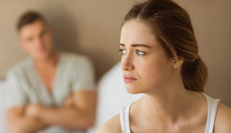 falling out of love,relationship signs,emotional detachment,declining romantic feelings,relationship advice,managing relationship emotions,love fading,signs of falling out of love,relationship self-awareness,emotional clarity,understanding relationship shifts