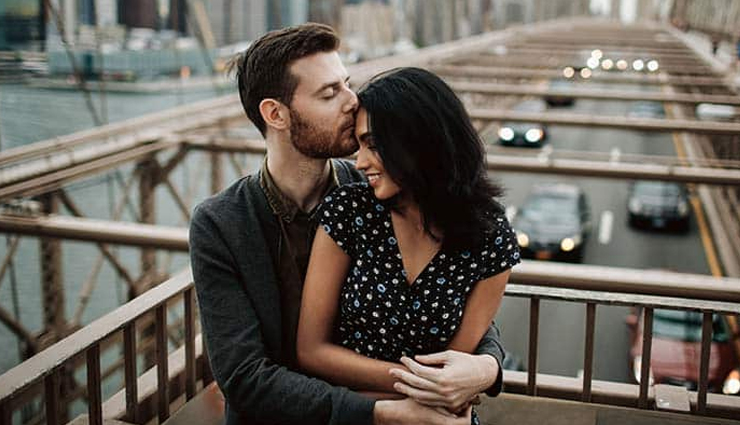 loyalty in relationships,relationship trust,emotional commitment,signs of loyalty,love and loyalty,relationship values,fidelity meaning,romantic loyalty,healthy relationship tips,committed relationship advice,emotional intimacy,loyalty definition in love