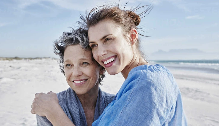 charming girl behaviors,what guys find attractive,authentic self,subtle allure,personality traits,self-confidence,genuine charm,relationship tips