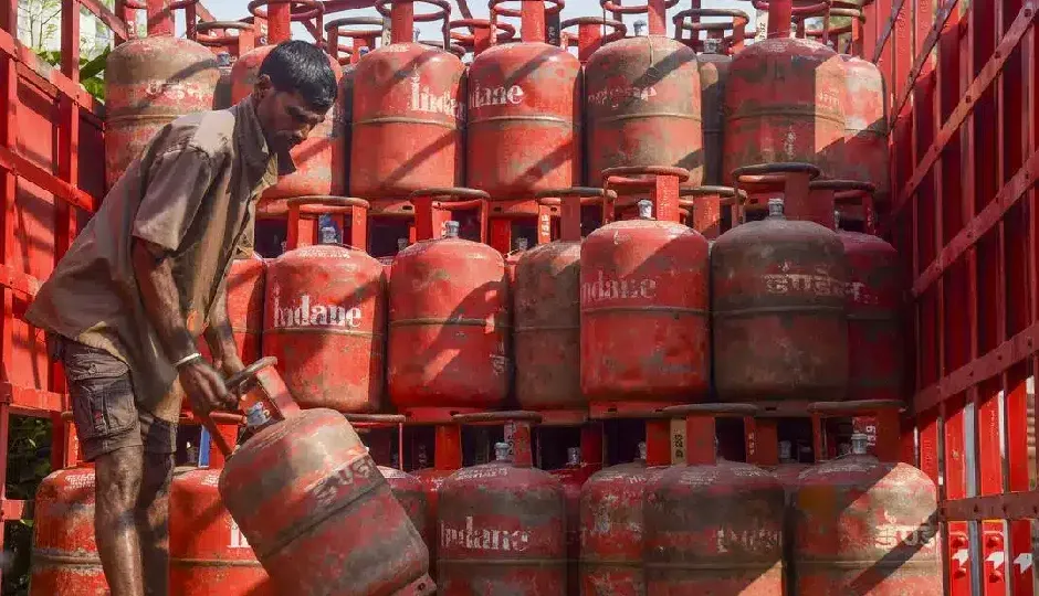 LPG उत्पादन में 10% की बढ़ोतरी, सरकार ने गैस की कमी की आशंकाओं को बताया निराधार