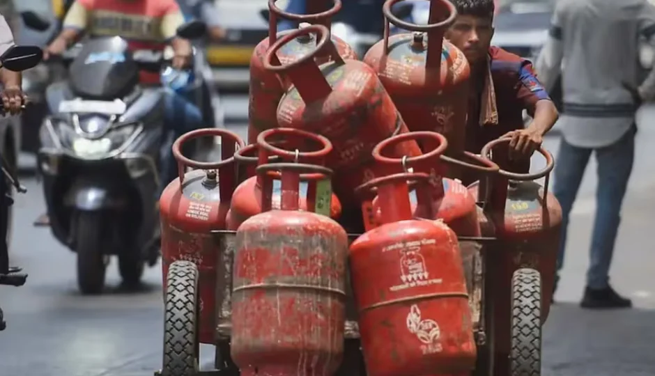 1 मई से LPG सिलेंडर पर नए नियम लागू, बिना OTP नहीं होगी डिलीवरी, जानिए क्या-क्या बदलने जा रहा है सिस्टम में