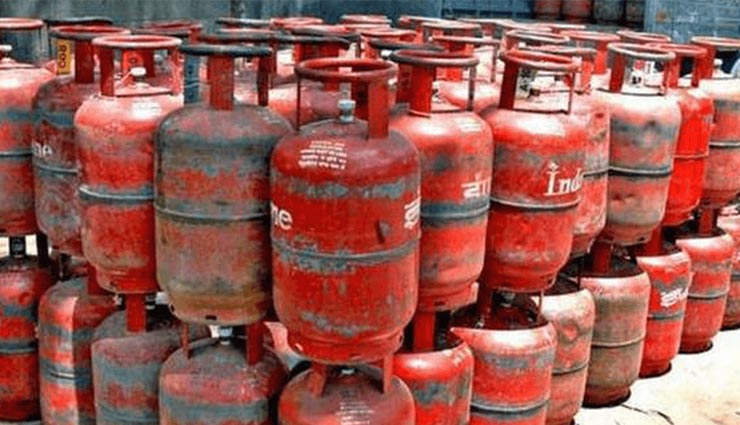 बड़ी खबर: 1 अप्रैल से महंगी होगी रसोई गैस, 10 फीसदी तक कीमत बढ़ाने का सरकार ने लिया फैसला!