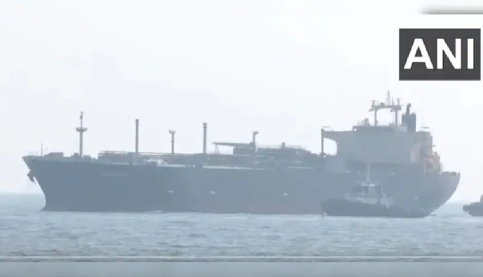 होर्मुज स्ट्रेट पार कर LPG से भरा एक और टैंक भारत पहुँचा