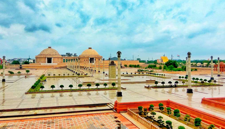 lucknow,places to visit in lucknow,bara imambara,ambedkar memorial park,hazratganj market,lucknow museum,lucknow zoo,british residency