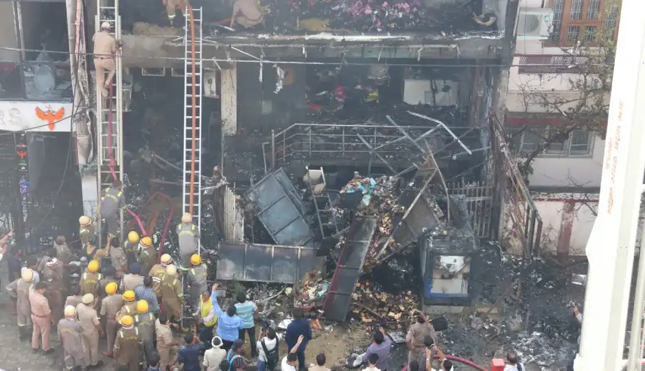 लखनऊ अग्निकांड: LDA की भूमिका पर उठे गंभीर प्रश्न, अवैध निर्माण पर कार्रवाई का आदेश आखिर क्यों हुआ रद्द?