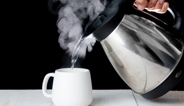 digestion after oily food,tips for oily food consumption,healthy habits post oily meal,managing oily food effects,avoiding discomfort after oily food,post-oily meal care,eating habits after oily food,digestive wellness tips,oily food digestion strategies,maintaining health after oily meal