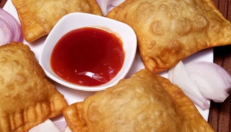 हैदराबाद घूमने जाएं तो जरूर लें इन 10 व्यंजनों का स्वाद, हो जाएंगे इसके दीवाने hyderabadi cuisine,hyderabad biryani,hyderabadi haleem,hyderabad kebabs,dum pukht biryani,hyderabad culinary delights,telangana cuisine,hyderabad street food,authentic hyderabadi dishes,hyderabadi chicken biryani,andhra cuisine,hyderabadi mutton biryani,nizami cuisine,famous food joints in hyderabad,hyderabad food culture