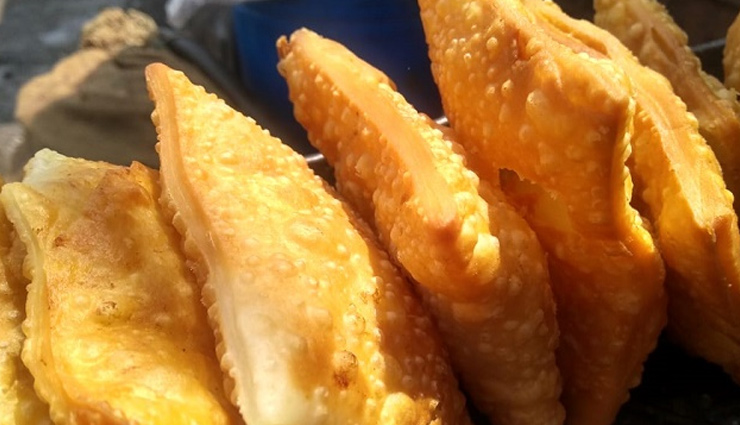 हैदराबाद घूमने जा रहे हैं तो जरूर लें यहां के इन 10 फेमस फूड का स्वाद, मन में बस जाएगा जायका hyderabad famous food,hyderabad famous food places,hyderabad famous food in hindi,hyderabad famous street food,hyderabad street food veg,hyderabad famous snacks,best hyderabadi food in hyderabad,hyderabad famous food veg,best food in hyderabad,holidays,travel,travel guide