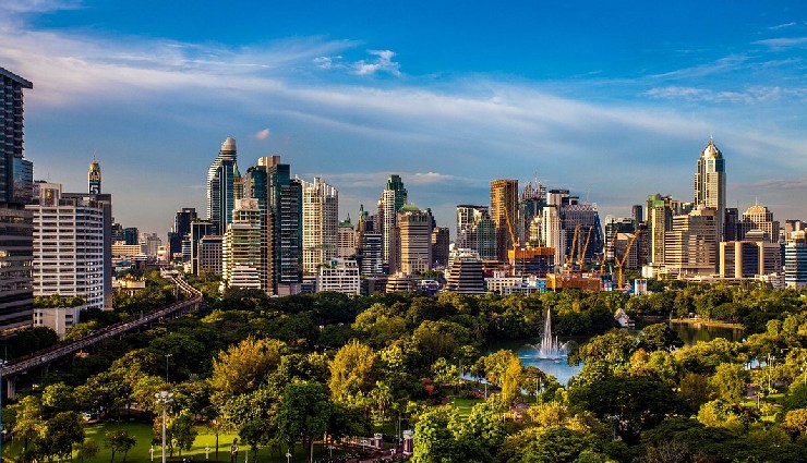 bangkok attractions,things to do in bangkok,best places to visit in bangkok,bangkok travel guide,floating markets bangkok,safari world bangkok,emerald buddha temple,khaosan road nightlife,siam paragon mall,bangkok tourism,lumpini park,sea life ocean world,madame tussauds bangkok,giant swing bangkok,wat suthat temple,bangkok sightseeing,bangkok shopping places,bangkok must-visit places