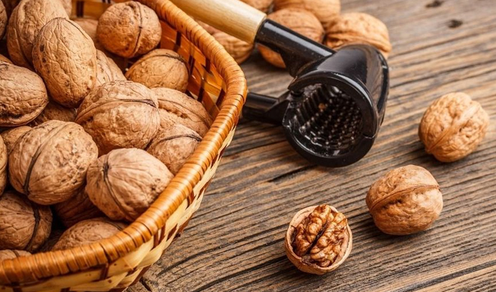 take care of lungs amid rising pollution include these 10 superfoods in your diet,Health,healthy living,health news in hindi,healthy living