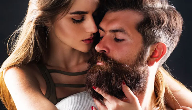 signs of lust in eyes,how to recognize lust,lust vs love signs,body language of lust,eye contact and attraction,signs of desire in someones eyes,physical attraction cues,reading eye expressions,intense eye contact meaning,how to tell if someone is lusting after you