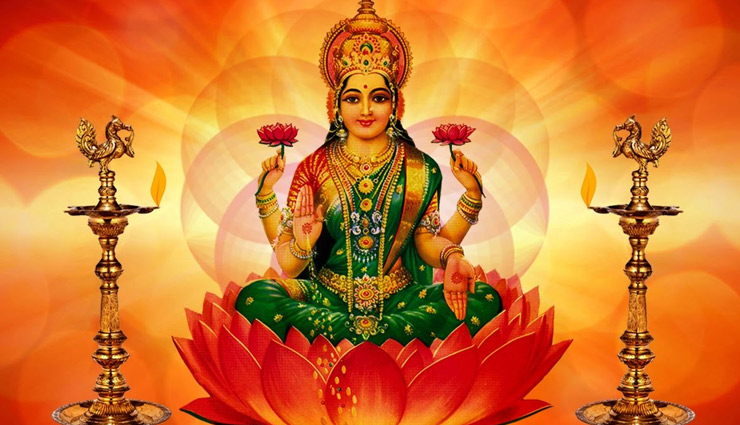 सावन के शुक्रवार करे माँ लक्ष्मी के इस मंत्र का जाप, जीवन में होगी धनवर्षा 