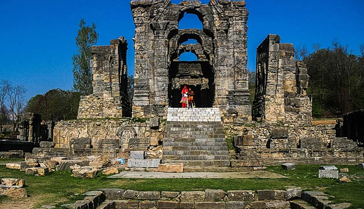 famous temple of jammu kashmir,holiday,travel,tourism