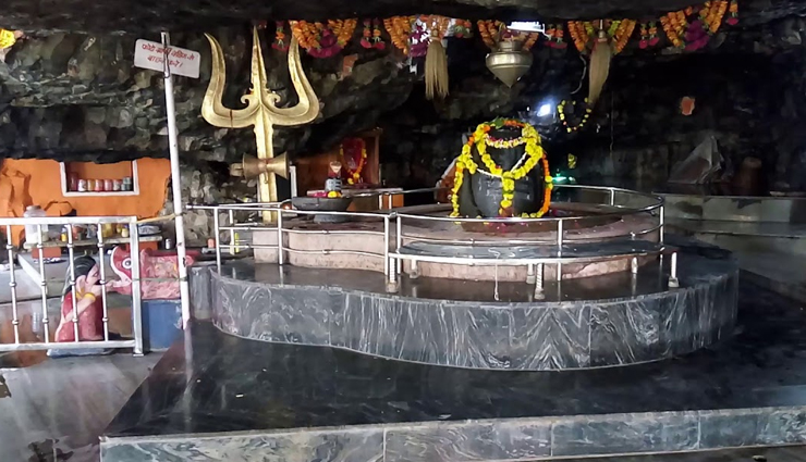 banswara city palace,rajasthan heritage,historic architecture,mahi dam,banswara water reservoir,scenic lake view,talwara fort,historical forts,banswara heritage,chheench waterfalls,scenic beauty,nature retreat,diablab lake,banswara lakes,bird watching,raj mandir,historical monument,architecture
    kagdi pick-up weir,banswara water weir,irrigation structure,madareshwar temple,hindu temples,religious tourism,ram kund,banswara holy pond,pilgrimage site,bhim kund,banswara bathing ghats,religious rituals