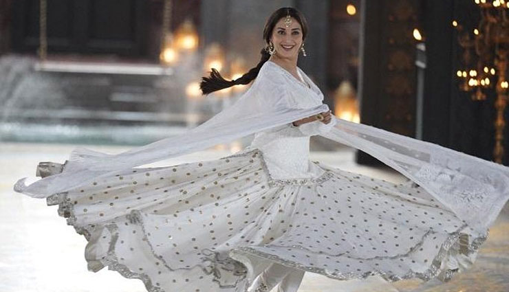 madhuri dixit,madhuri dixit photos,madhuri dixit kalank look,kalank,karan johar,sanjay dutt,bollywood,entertainment