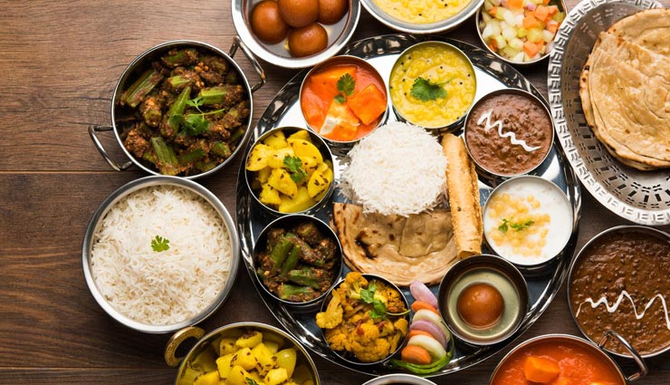 फूड लवर्स के लिए बेहतरीन जगह हैं भारत का दिल मध्य प्रदेश, जानें यहां के ये 10 शानदार व्यंजन 