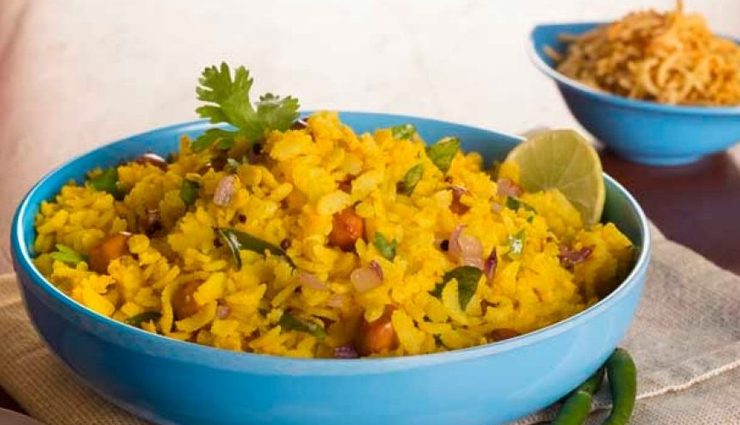 local dishes to try in madhya pradesh,madhya pradesh,daal bafla,poha,bhopali gosht korma,seekh kebabs,palak puri,malpua