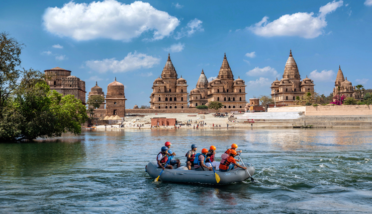 madhya pradesh,places to visit in madhya pradesh,khajuraho temples,sanchi stupa,orchha,bhopal,kanha national park,bhedaghat