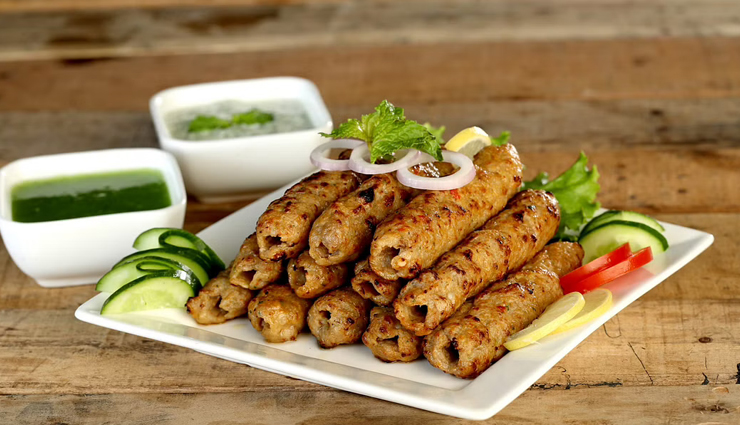 local dishes to try in madhya pradesh,madhya pradesh,daal bafla,poha,bhopali gosht korma,seekh kebabs,palak puri,malpua