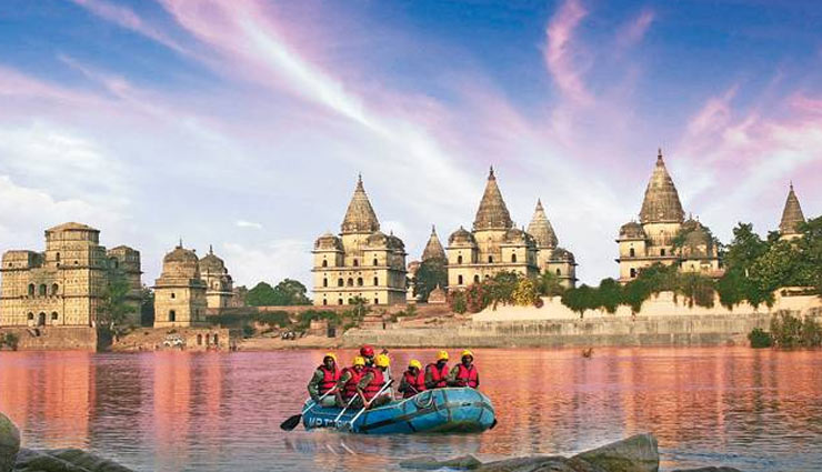 प्राकृतिक संपन्नता से परिपूर्ण है मध्य प्रदेश, जानें यहां के प्रमुख पर्यटन स्थलों के बारे में