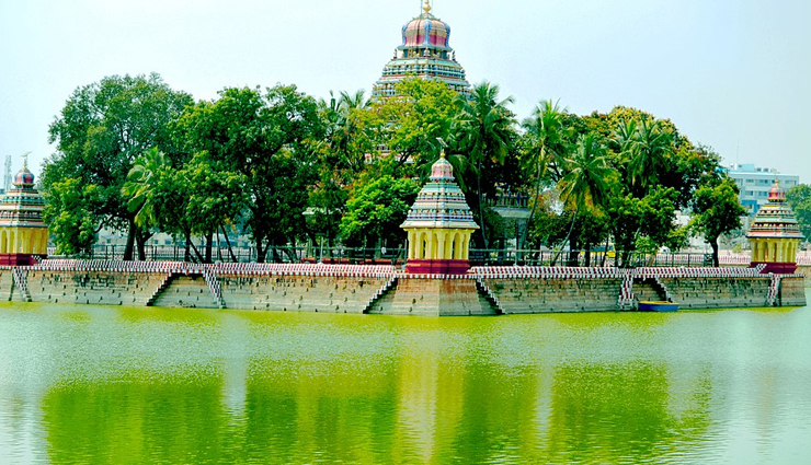 madurai temples,famous temples in madurai,must-visit temples madurai,madurai temple city,dravidian architecture,meenakshi amman temple,madurai tourism,sacred temples madurai,madurai pilgrimage sites,iconic temples madurai,best temples in madurai