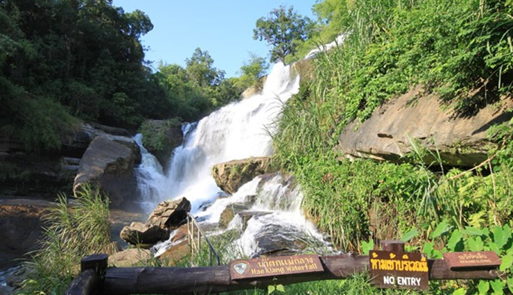 spectacular waterfalls in thailand,explore thailand stunning waterfalls,breathtaking thai waterfalls to visit,discover thailand most beautiful waterfalls,must-see waterfalls for travelers in thailand,natural wonders: thai waterfall exploration,unforgettable waterfall experiences in thailand,top cascades to explore in thailand,thailand awe-inspiring waterfall destinations,best waterfall sightseeing in thailand