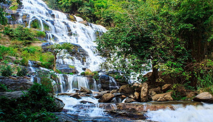 spectacular waterfalls in thailand,explore thailand stunning waterfalls,breathtaking thai waterfalls to visit,discover thailand most beautiful waterfalls,must-see waterfalls for travelers in thailand,natural wonders: thai waterfall exploration,unforgettable waterfall experiences in thailand,top cascades to explore in thailand,thailand awe-inspiring waterfall destinations,best waterfall sightseeing in thailand