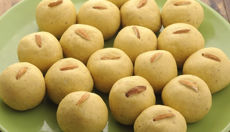 मगज के लड्डू : यह गुजराती स्वीट डिश बना देगी आपका दिन, मुंह में जाते ही घुल जाती है #Recipe