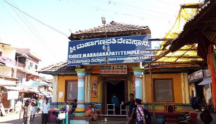 gokarna travel,places to explore in gokarna,kudle beach,om beach,mahabaleshwar temple,paradise beach,half-moon beach,mirjan fort,koti tirtha,bhadrakali temple,lalguli falls,maha ganapati temple