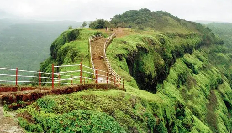 western ghats,india,beautiful places,travel destinations,scenic spots,natural beauty,tourist attractions,must-visit places,western ghats of india,hill stations,waterfalls,national parks,trekking trails,biodiversity hotspots,wildlife sanctuaries