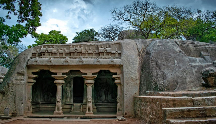 mahabalipuram,tourist attraction in mahabalipuram,places to visit in mahabalipuram,the pancha rathas,the shore temple,arjunas penance,varaha cave temple