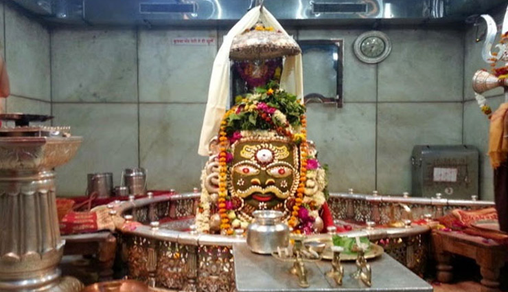 उज्जैन का महाकालेश्वर मंदिर, भस्म से होती है भगवान शिव की आरती 