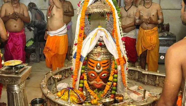 mahakaleshwar temple ujjain,ujjain mahakaleshwar jyotirlinga,famous temples in ujjain,lord shiva temple in ujjain,spiritual pilgrimage in ujjain,ancient temples of ujjain,mahakaleshwar jyotirlinga darshan,sacred places in ujjain,ujjain mahakaleshwar temple timings,ujjain mahakaleshwar temple history