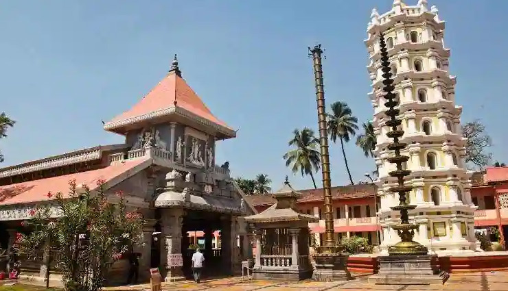 नाईट लाइफ के अलावा इन 10 मंदिरों के लिए भी प्रसिद्द हैं गोवा, जाएं तो जरूर करें दर्शन famous temples in goa,list of all temples in goa,biggest temple in goa,most famous temple in goa,oldest temple in goa,old temples in goa,famous temples in north goa,famous shiva temple in goa,famous temples in south goa,goa holidays,holidays