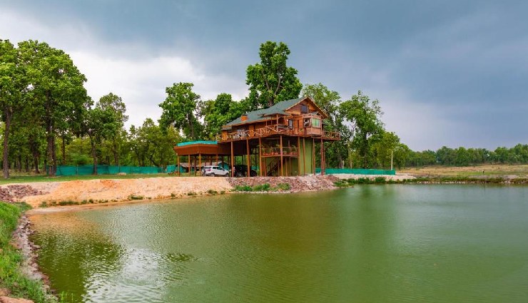 bandhavgarh national park,places to visit near bandhavgarh,bandhavgarh attractions,nearby tourist spots,jabalpur marble rocks,dhuandhar falls,fossil national park ghughua,baghel museum,bamera dam,bandhavgarh fort,mahaman pond,shesh shaiya,tala village,bhimbetka rock shelters,madhya pradesh travel