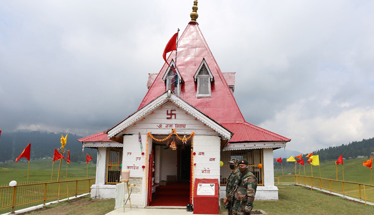 gulmarg gondola ride,apharwat peak gulmarg,alpathar lake gulmarg,maharani temple gulmarg,st. mary’s church gulmarg,gulmarg golf course,baba reshi shrine gulmarg,children’s park gulmarg,strawberry valley gulmarg,ningle nallah gulmarg,drung waterfall gulmarg,ferozepur nallah gulmarg,tangmarg gulmarg,seven springs gulmarg,gulmarg biosphere reserve