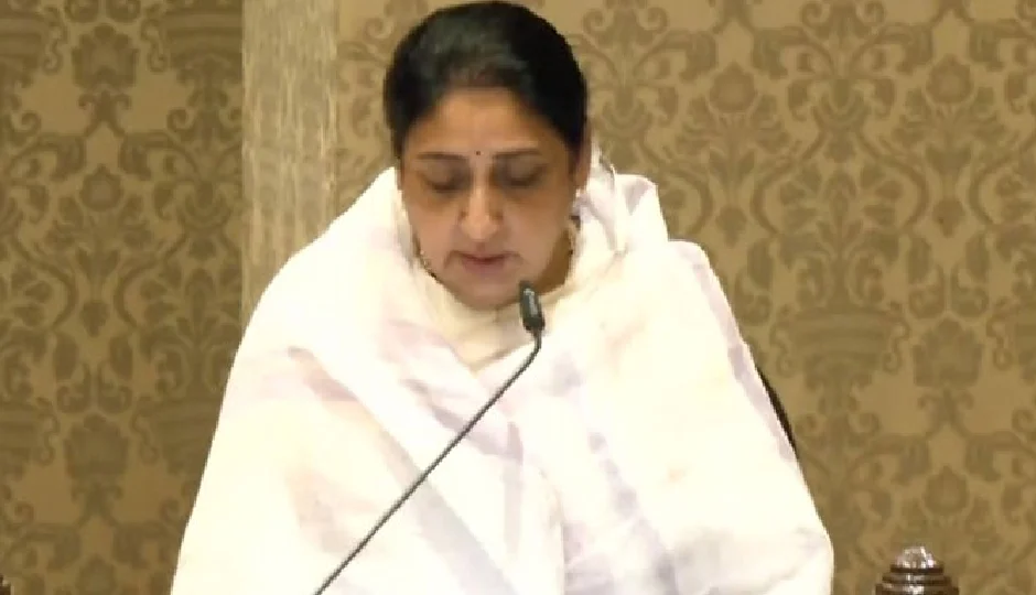 भरी आंखों और भावनाओं के साथ सुनेत्रा पवार ने ली शपथ, महाराष्ट्र की पहली महिला उपमुख्यमंत्री बनीं; पीएम मोदी ने दी शुभकामनाएं